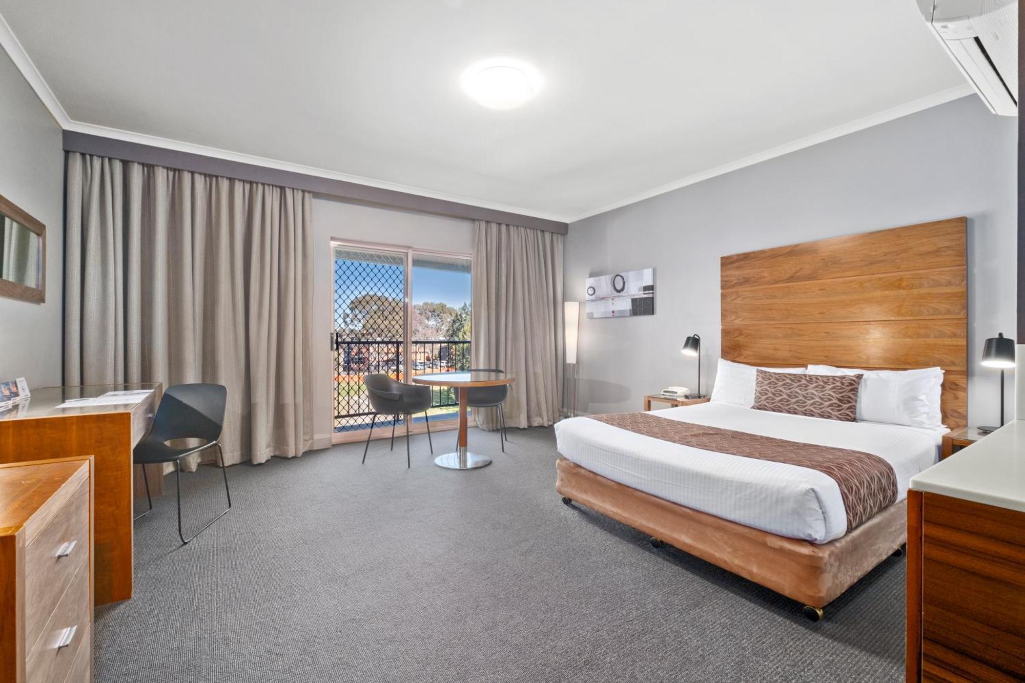 Quality Hotel Dickson Канберра Экстерьер фото