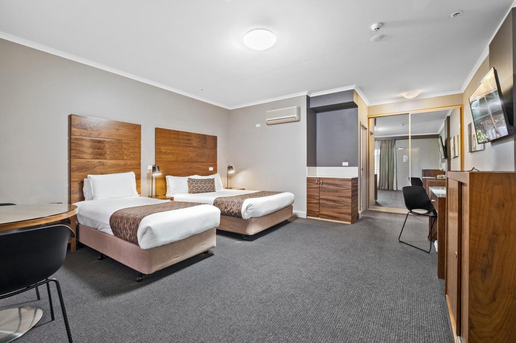 Quality Hotel Dickson Канберра Экстерьер фото