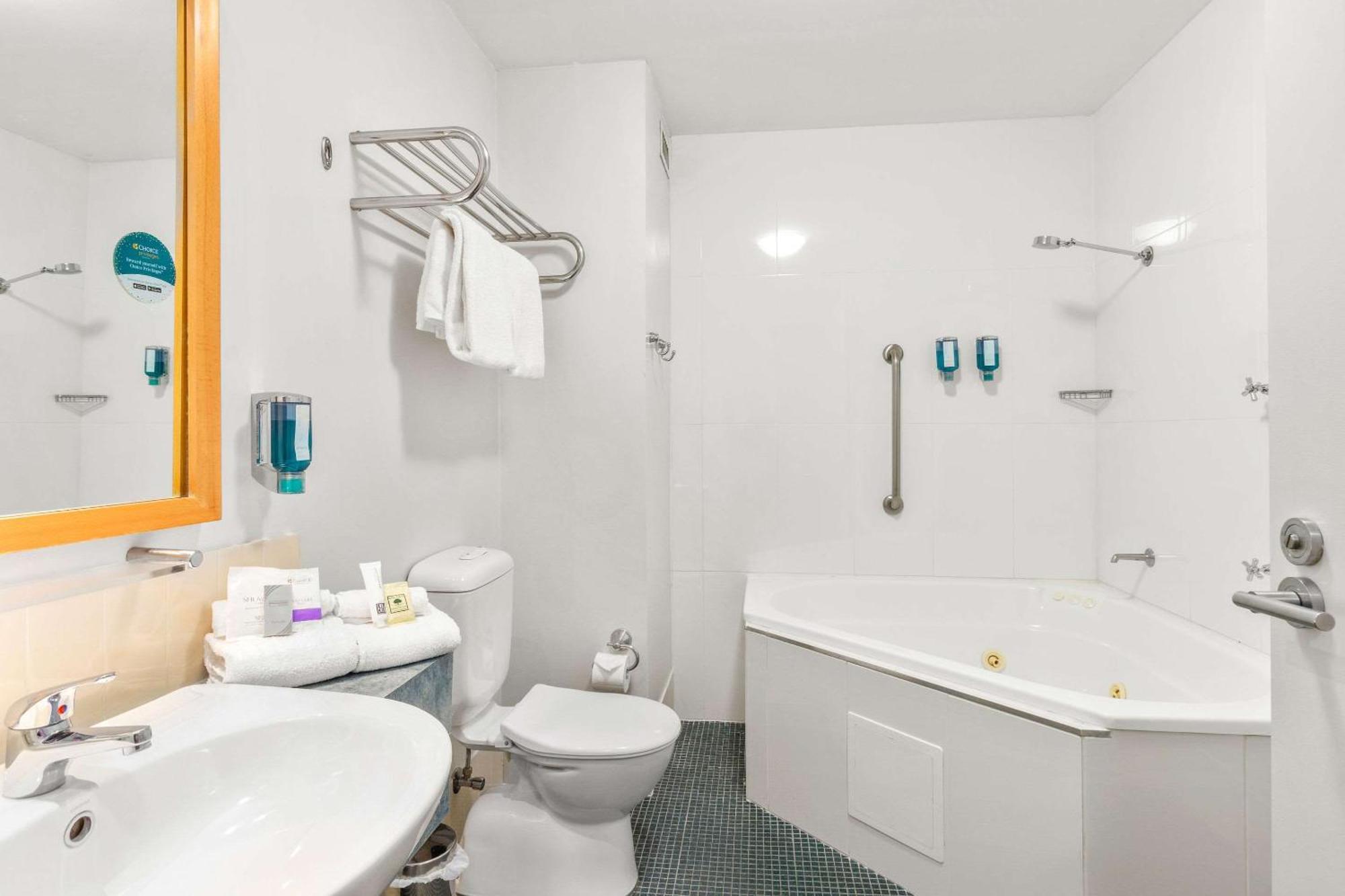 Quality Hotel Dickson Канберра Экстерьер фото