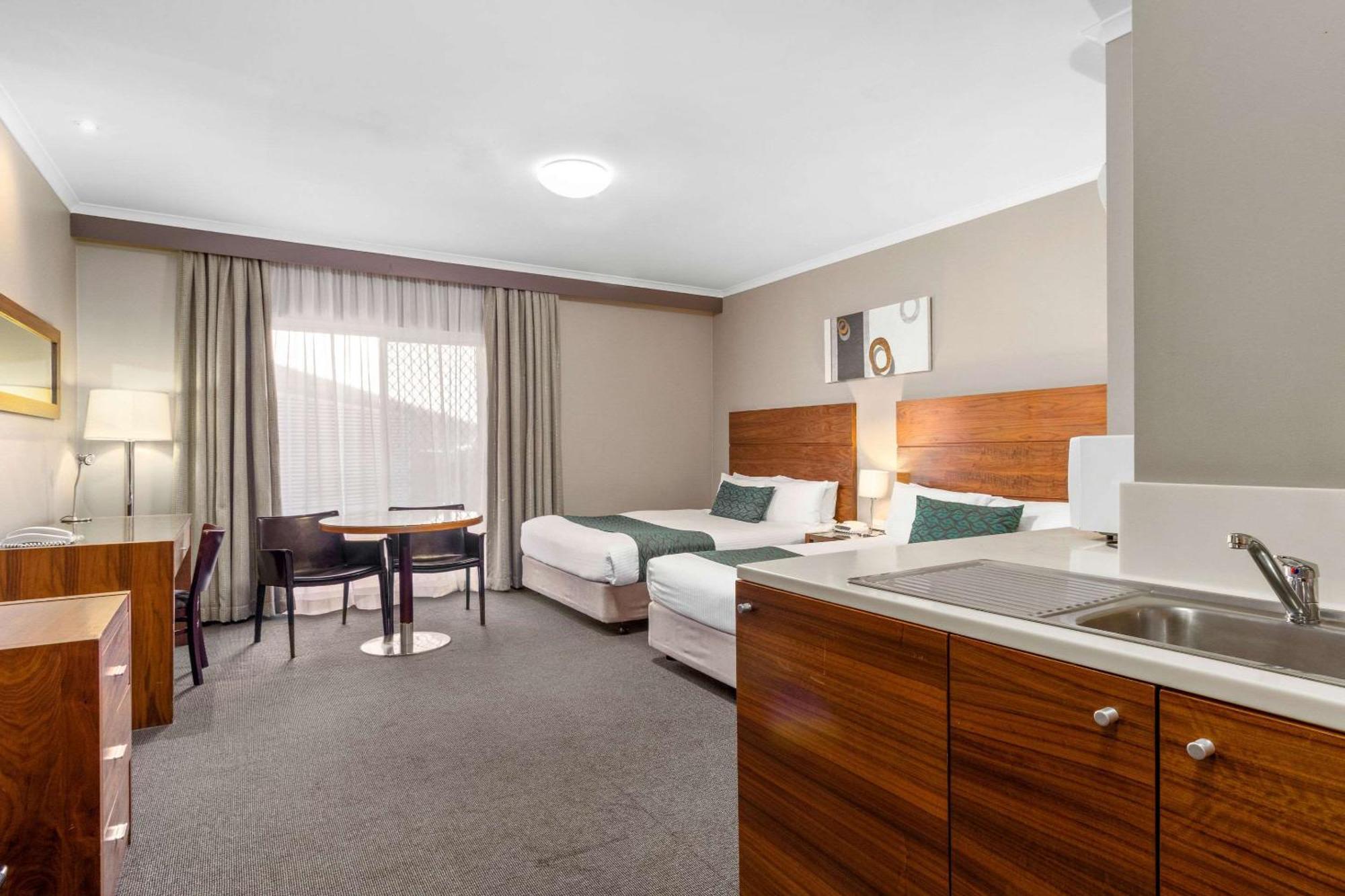 Quality Hotel Dickson Канберра Экстерьер фото