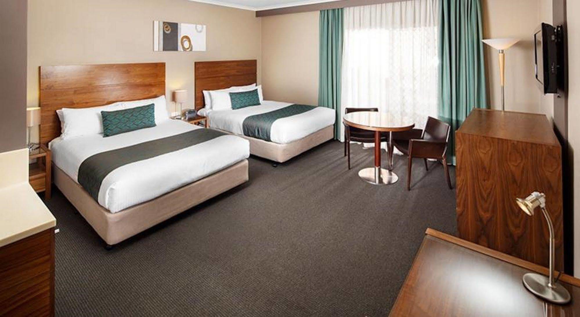 Quality Hotel Dickson Канберра Экстерьер фото